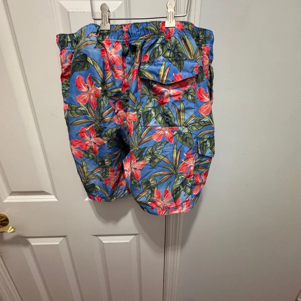 Tommy Bahama Tropical Red and Green  floral swim trunks size large